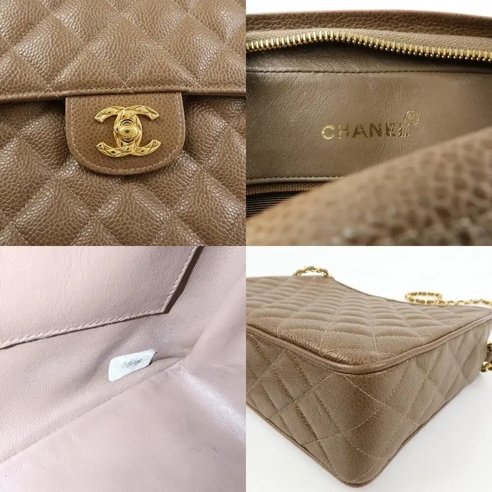 CHANEL colors friday are